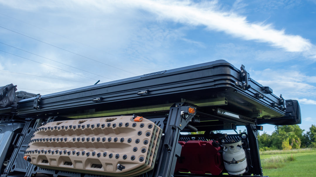 Taruca Dark Rogue Rooftop Tent