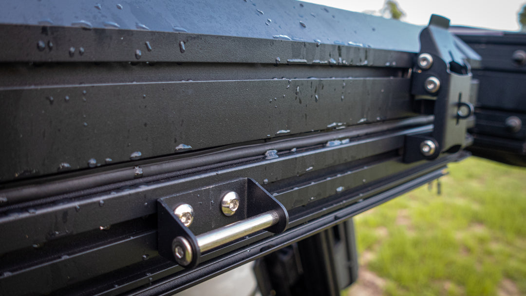 Taruca Dark Rogue Rooftop Tent