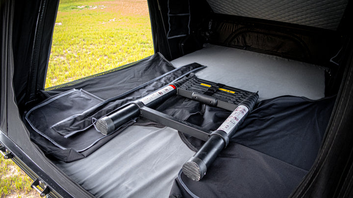 Taruca Dark Rogue Rooftop Tent