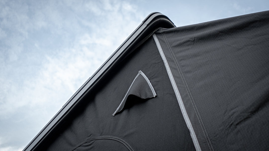 Taruca Dark Rogue Rooftop Tent
