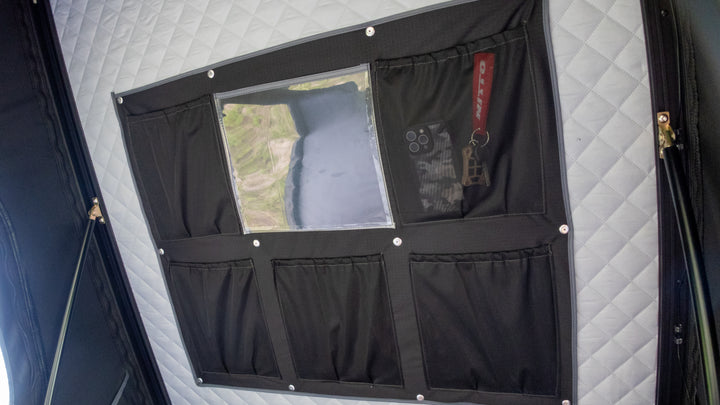 Taruca Dark Rogue Rooftop Tent