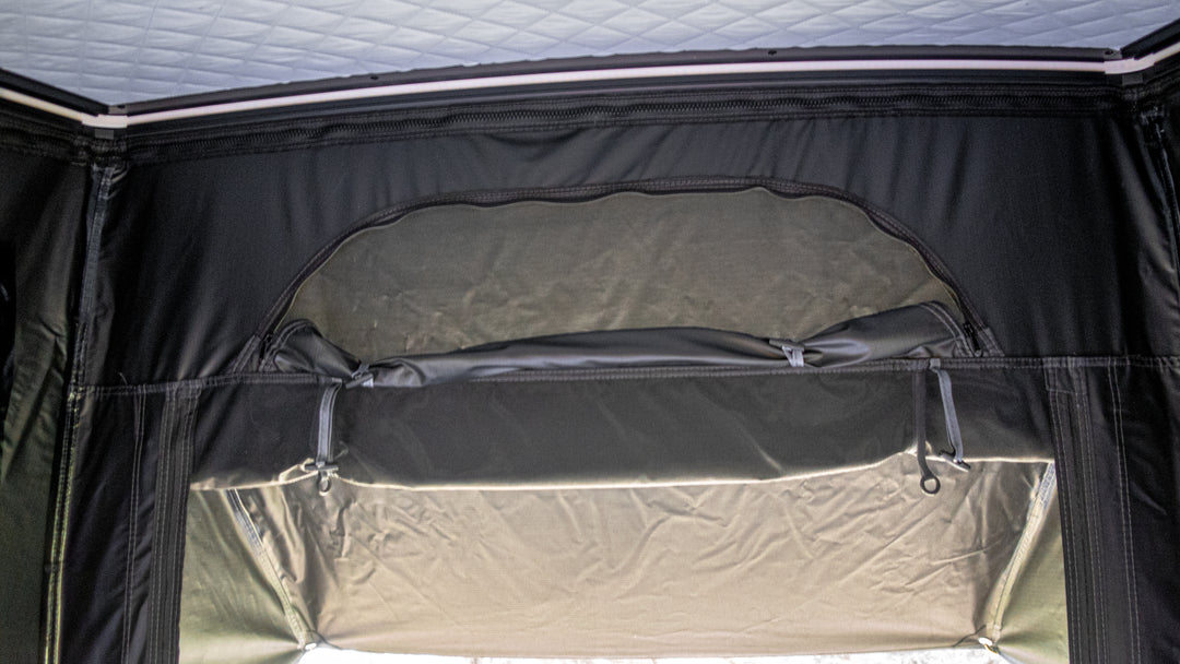 Taruca Dark Rogue Rooftop Tent