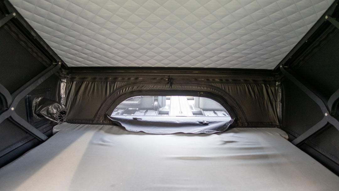 Taruca Dark Rogue Rooftop Tent